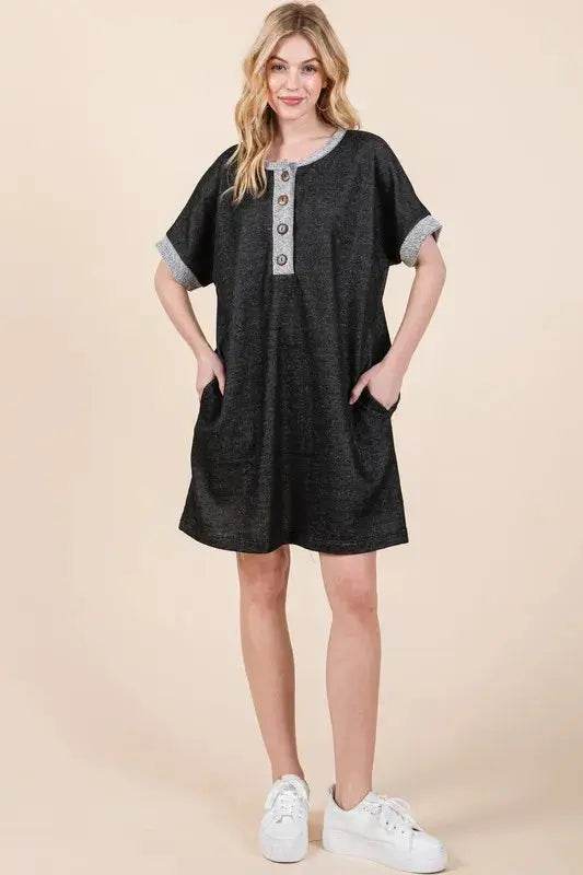 Casual Contrast Trim Henley Dress - Velveta Studio