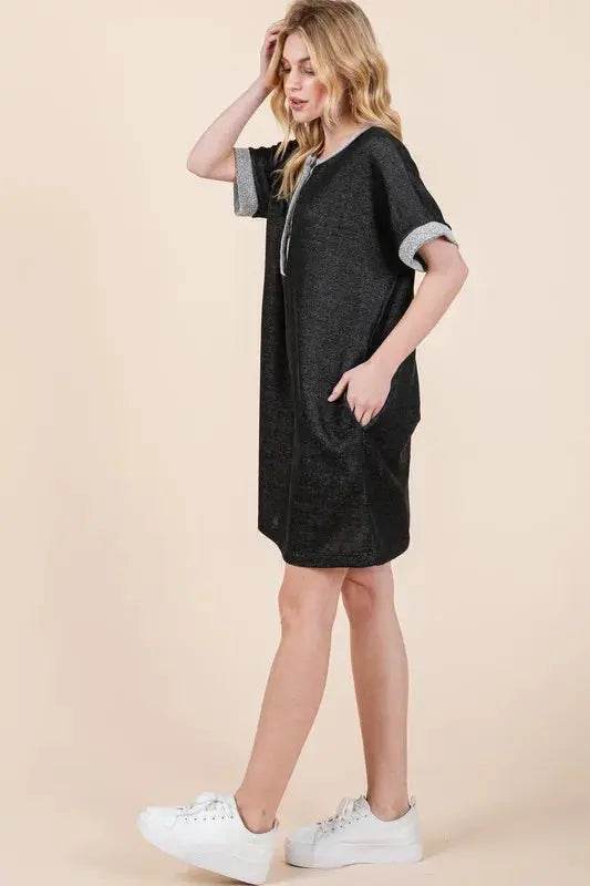 Casual Contrast Trim Henley Dress - Velveta Studio