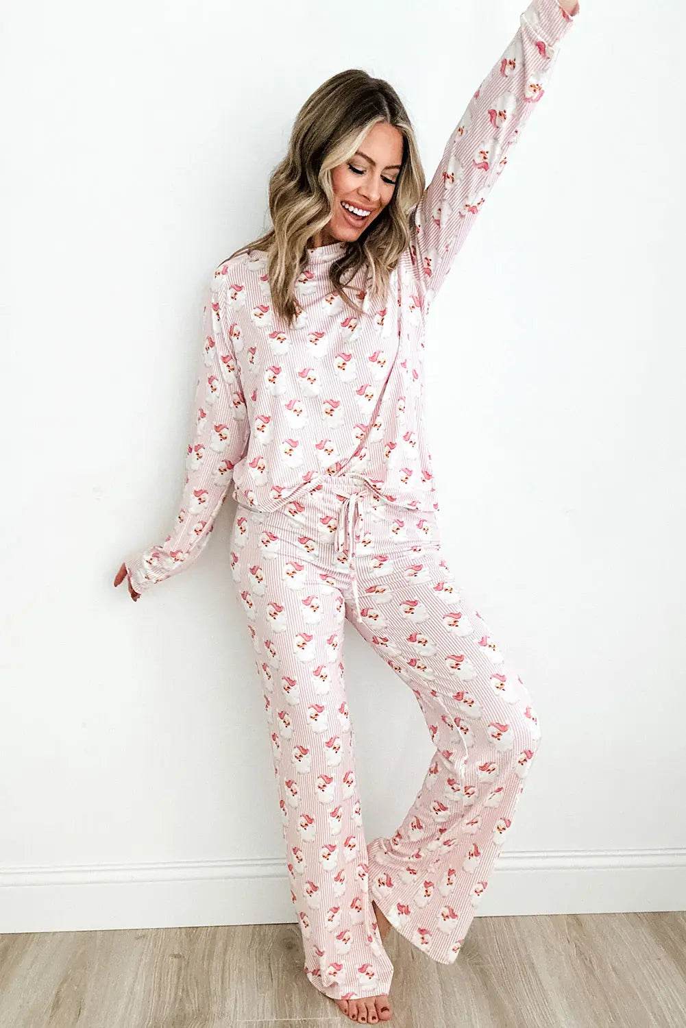 Santa Print Long Sleeve Top and Pants Lounge Set - Velveta Studio